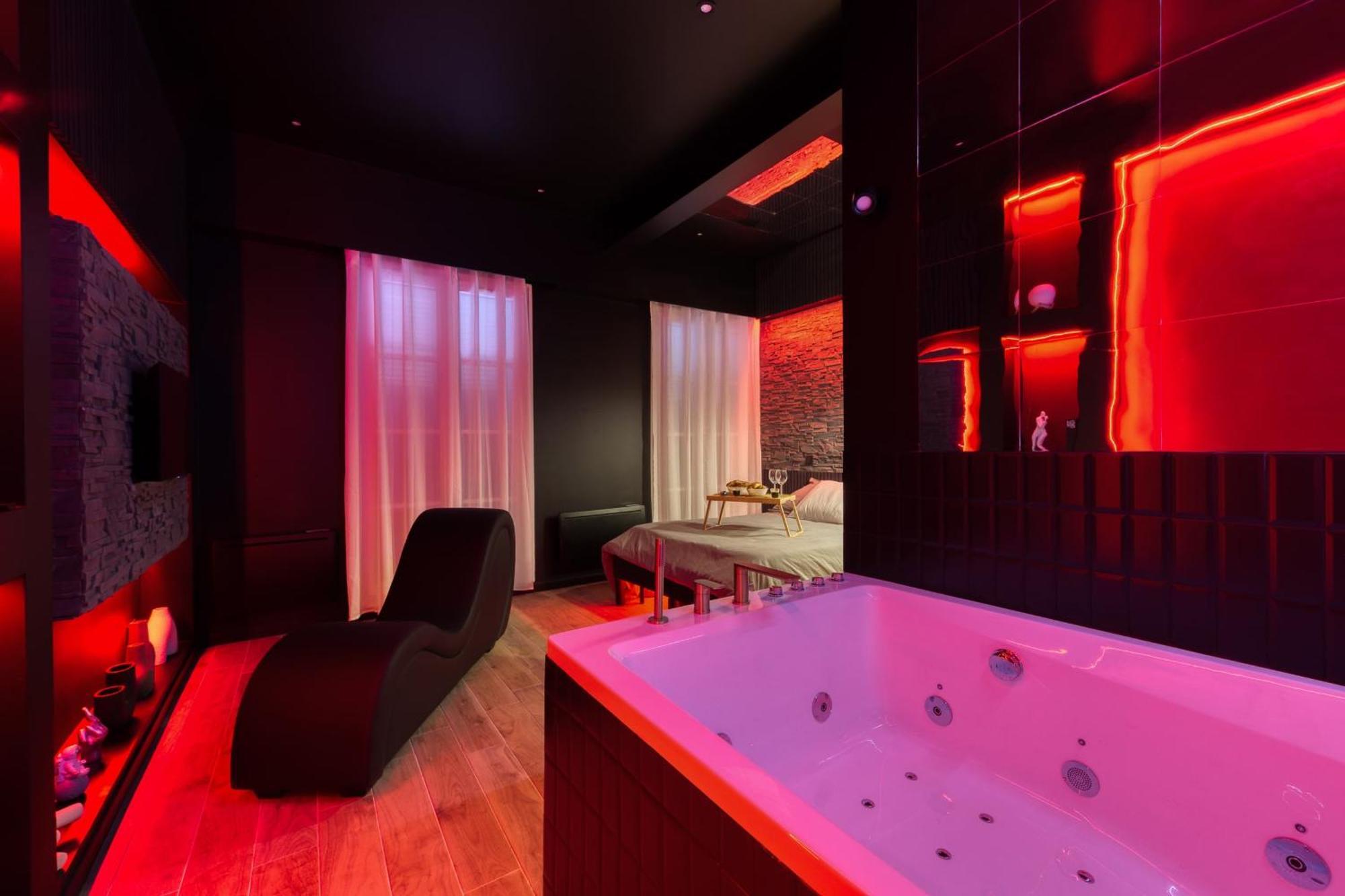 Suite Deluxe - Jacuzzi Melun Exteriér fotografie