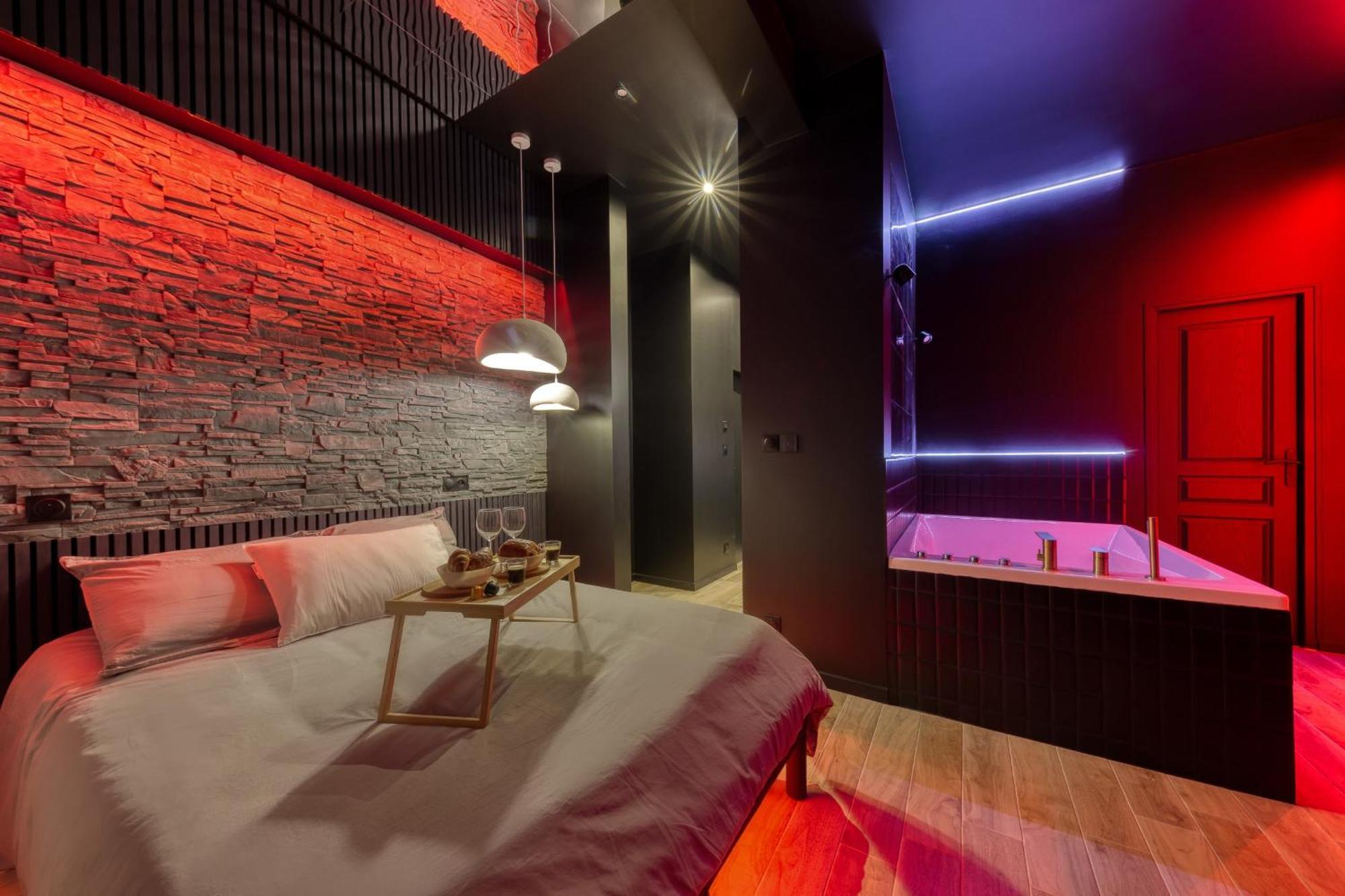 Suite Deluxe - Jacuzzi Melun Exteriér fotografie