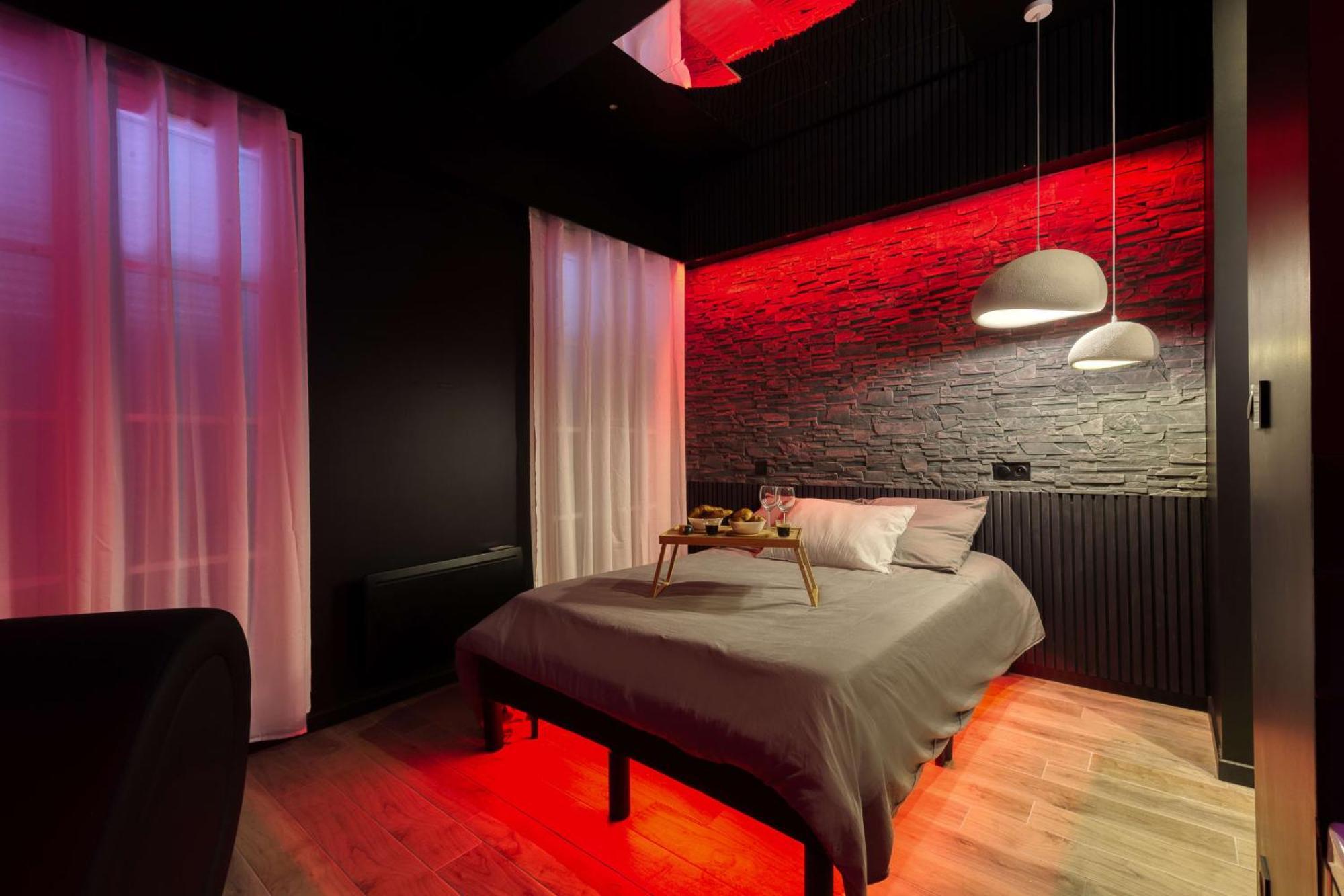 Suite Deluxe - Jacuzzi Melun Exteriér fotografie