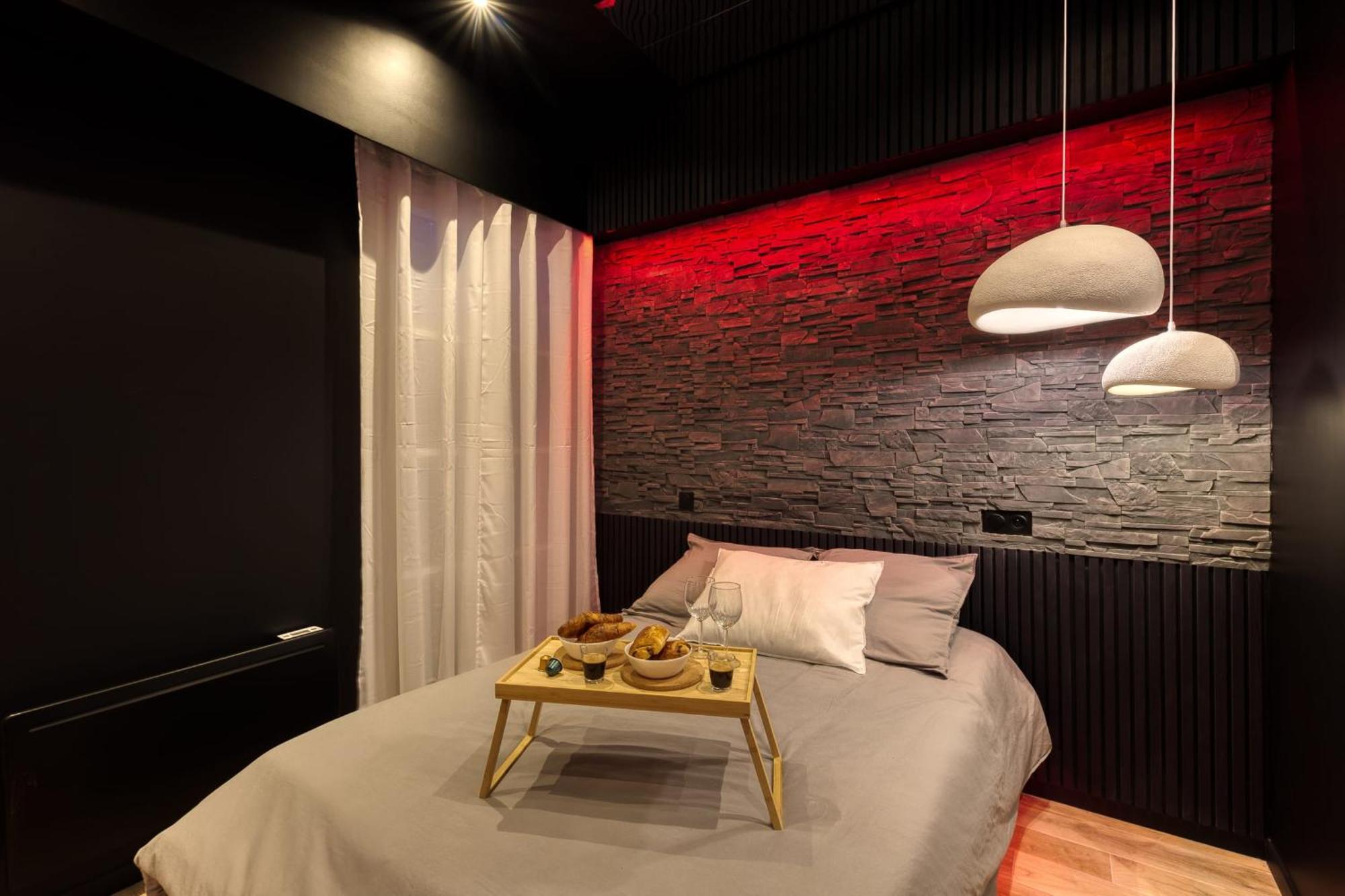 Suite Deluxe - Jacuzzi Melun Exteriér fotografie
