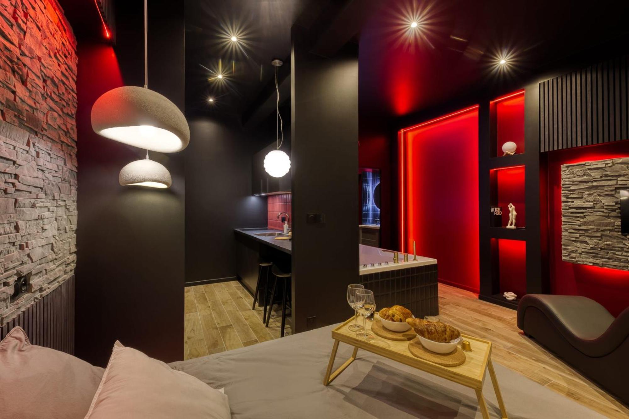 Suite Deluxe - Jacuzzi Melun Exteriér fotografie